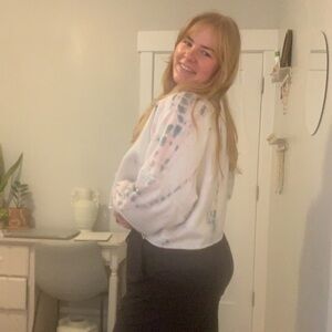 Cropped oversized crew neck